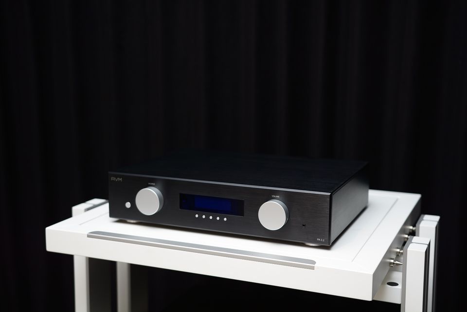 AVM Evolution PA 3.2 Vorverstärker _ opt. PHONO und Digital Karte in Dortmund