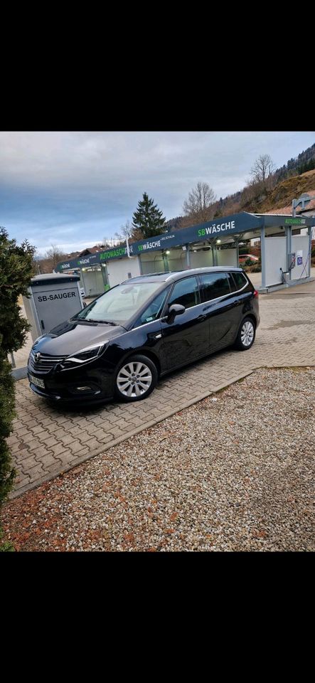 Opel zafira tourer 2.0 Dieselmotor in Immenstadt
