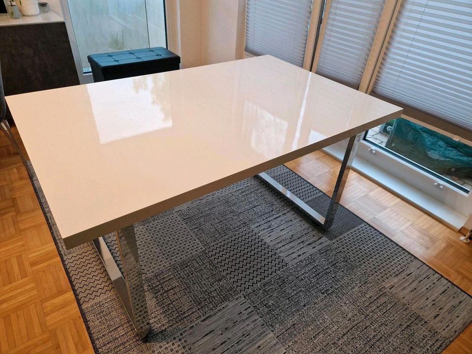 Tisch Hochglanz 140×90 in Ratingen