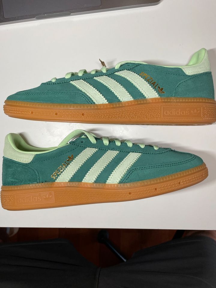 Adidas Handball Spezial Collegiate Green Semi Green Spark (W) in Hamburg