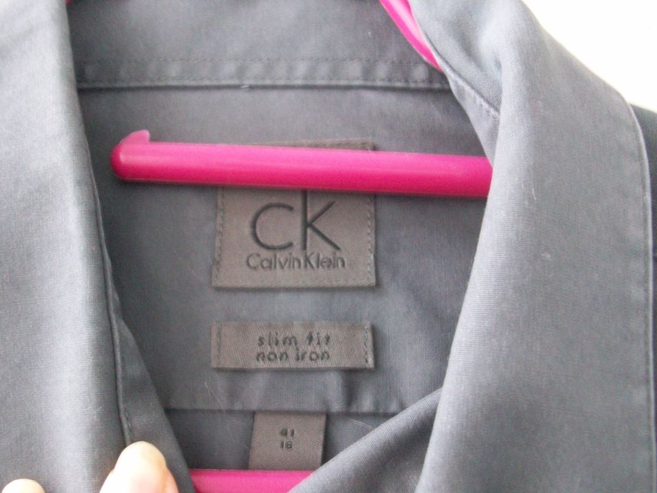 Calvin Klein Hemd Slim Fit 41/16 Grau in München