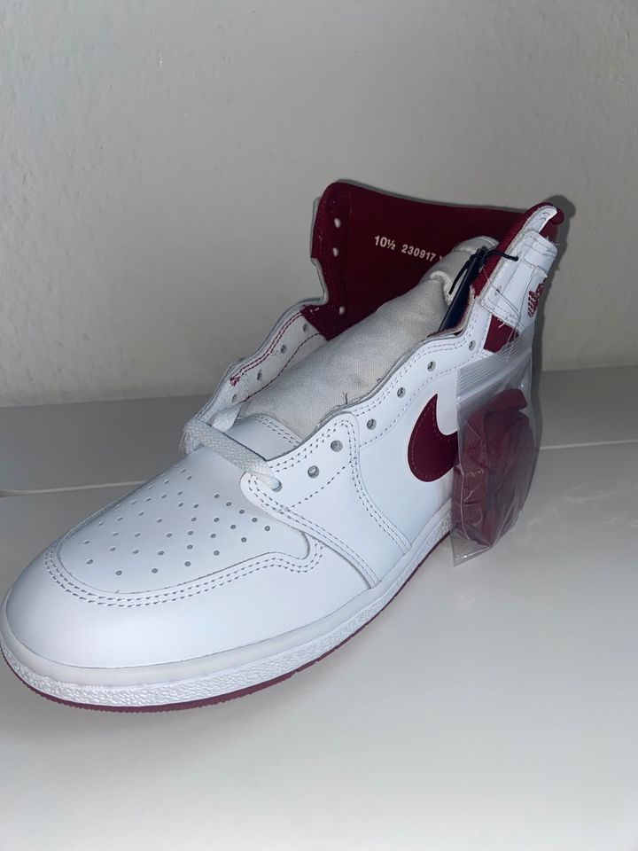 Nike Air Jordan 1 High '85 "Metallic Burgundy" in Wittstock/Dosse