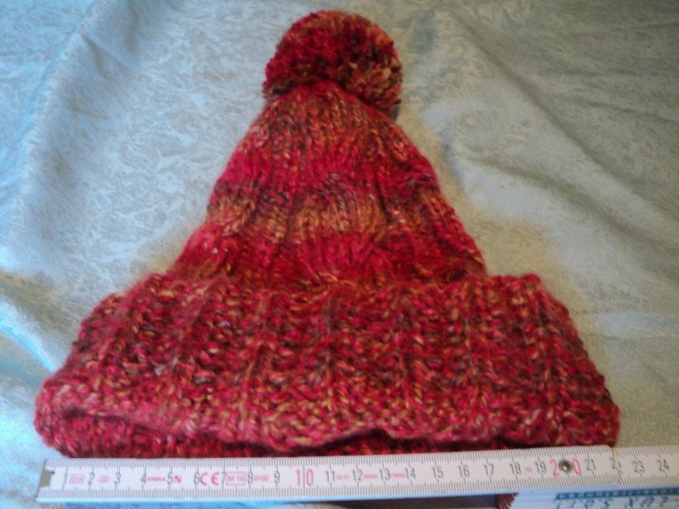 verschiedene Herbst/ Wintermützen,Handmade ,neu in Weitersborn