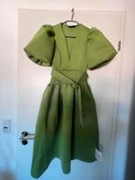 Kleid mit Puffärmeln und tief sitzender Taille Bayern - Augsburg Vorschau