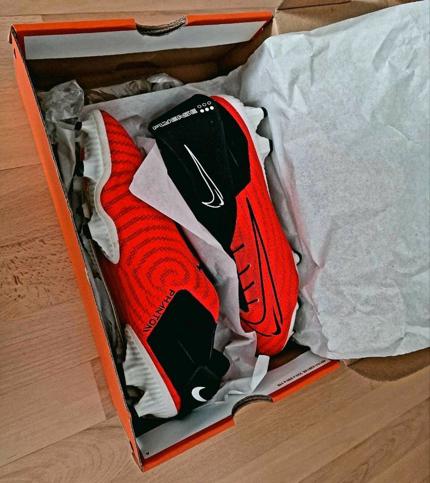 Nike Phantom GT 2 Academy FlyEase MG Fussballschuh in Mühlacker