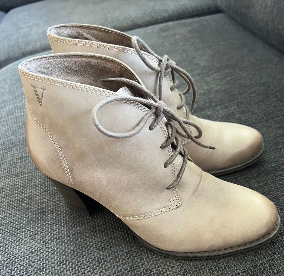 Venturini Stiefel beige Schuhe Boots in Dinslaken