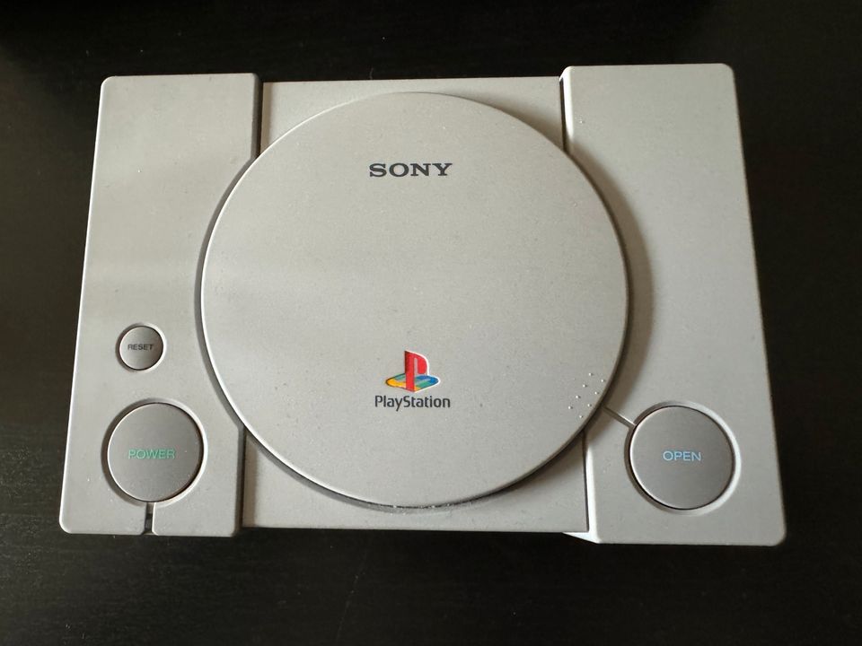 PlayStation Classic, sehr guter Zustand mit OVP in Balve