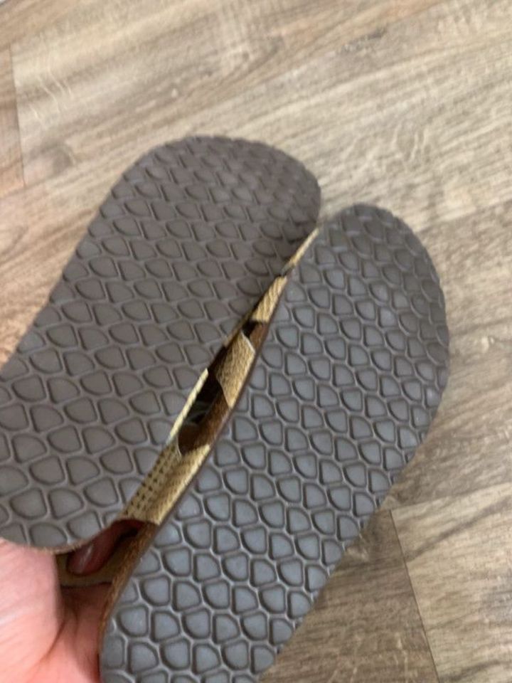 NEU Echte Leder Halbsandalen für Mädchen Gr.33 Gold Festpreis!! in Kaiserslautern