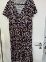 Kleid Pull&Bear L schwsrz geblümt Bayern - Erlangen Vorschau