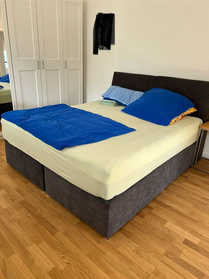 TOP Großes Doppelbett Boxspringbett Schlafzimmer + Matratzen in Hannover