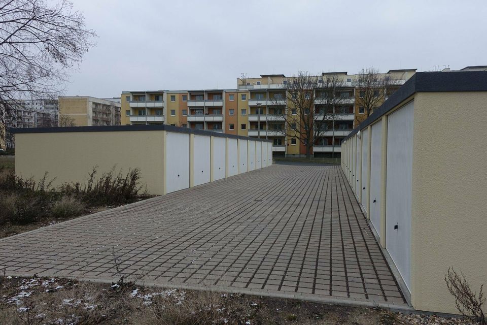 Garage in Magdeburg Kannenstieg zu vermieten - mit Licht und Strom - mitten im Wohngebiet Kannenstieg - Helene-Weigel-Straße in Magdeburg