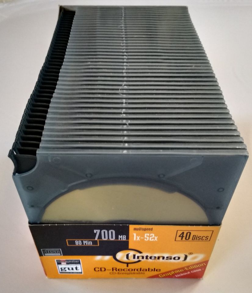 40x Intenso CD-R 700 MB (80 Min) mit 40x kickout-case Graphite-Ed in Stahnsdorf