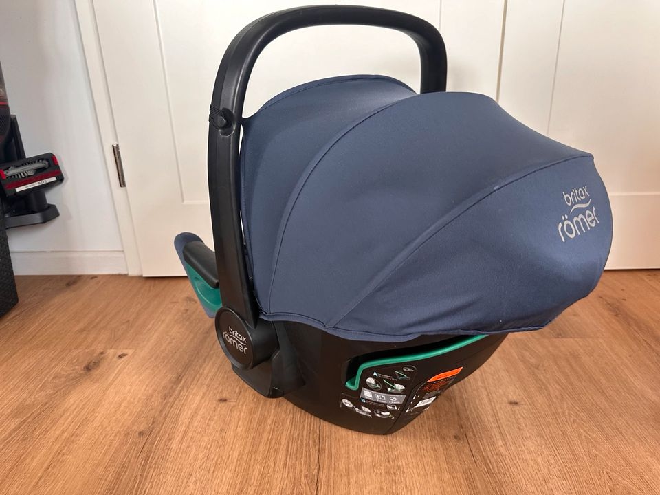 Britax Baby Safe 3 I-Size Autositz 0-13kg Babyschale in Radegast