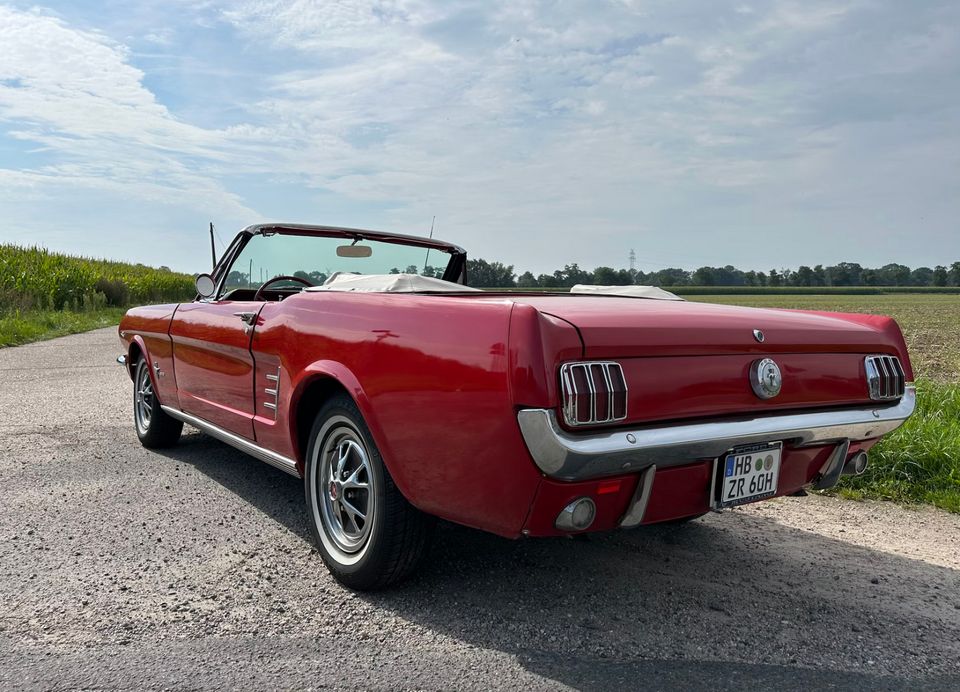 Ford Mustang Cabriolet Oldtimer & Hochzeitsauto mieten! in Berlin