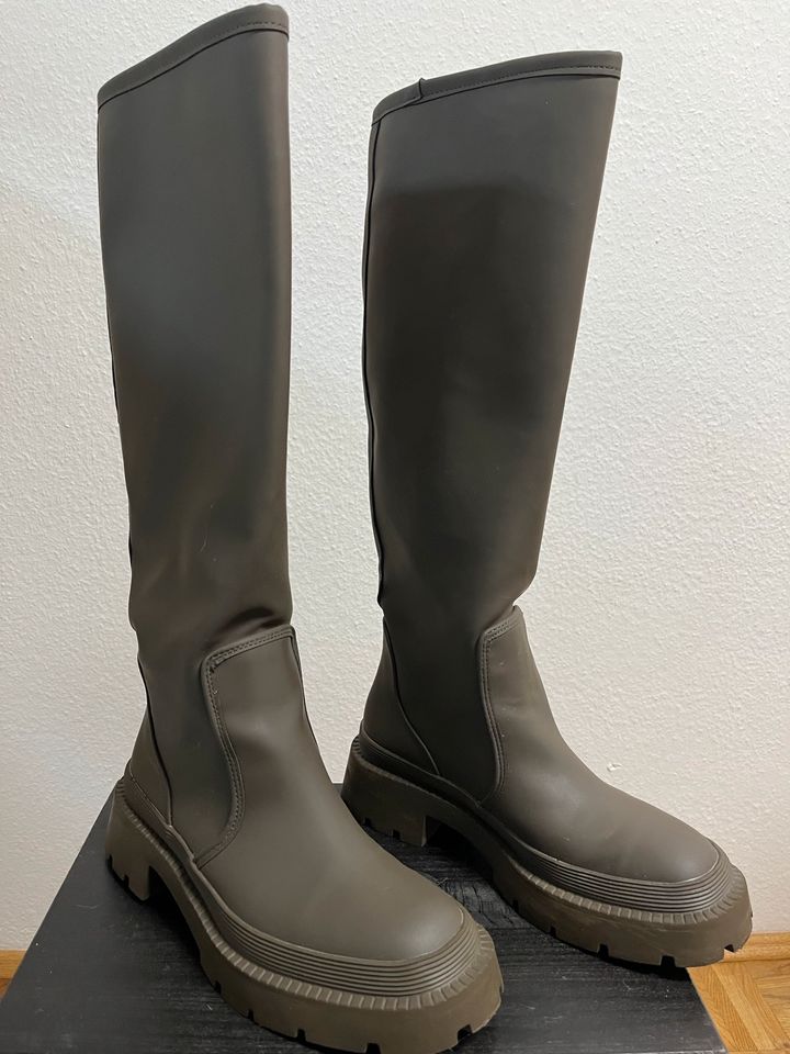 Gummistiefel von Zara - Khaki, Größe 37 in Maintal