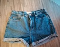 Primark Jeans-Shorts / kurze Jeans Gr. 44 neuwertig Nordrhein-Westfalen - Erkelenz Vorschau