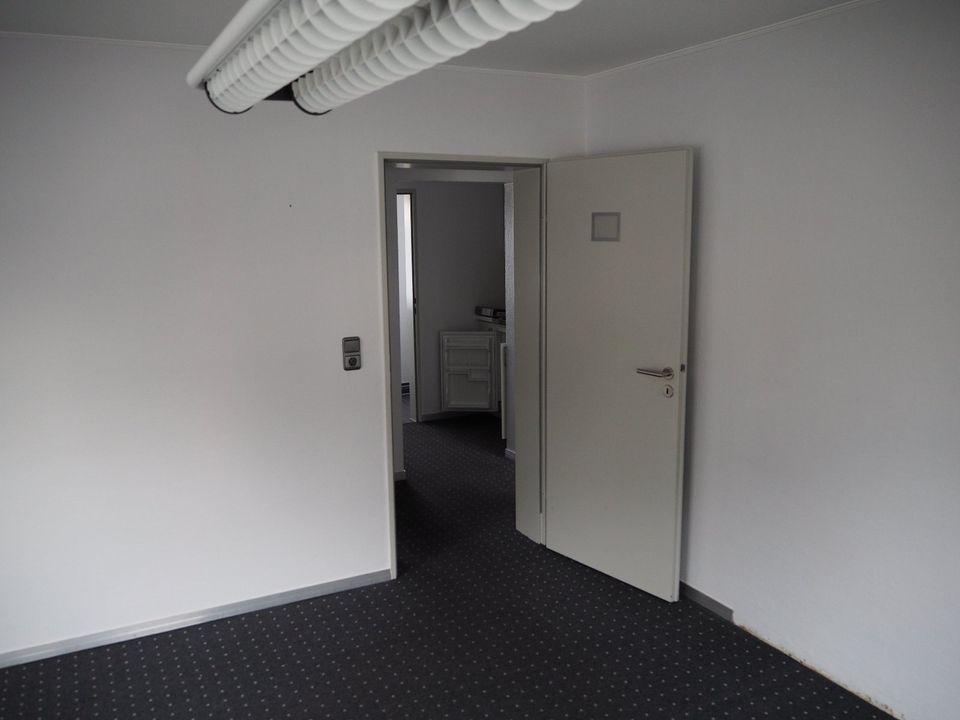 Kleine, kompakte Büroeinheit mit 3 Räumen, zentral gelegen in Delmenhorst