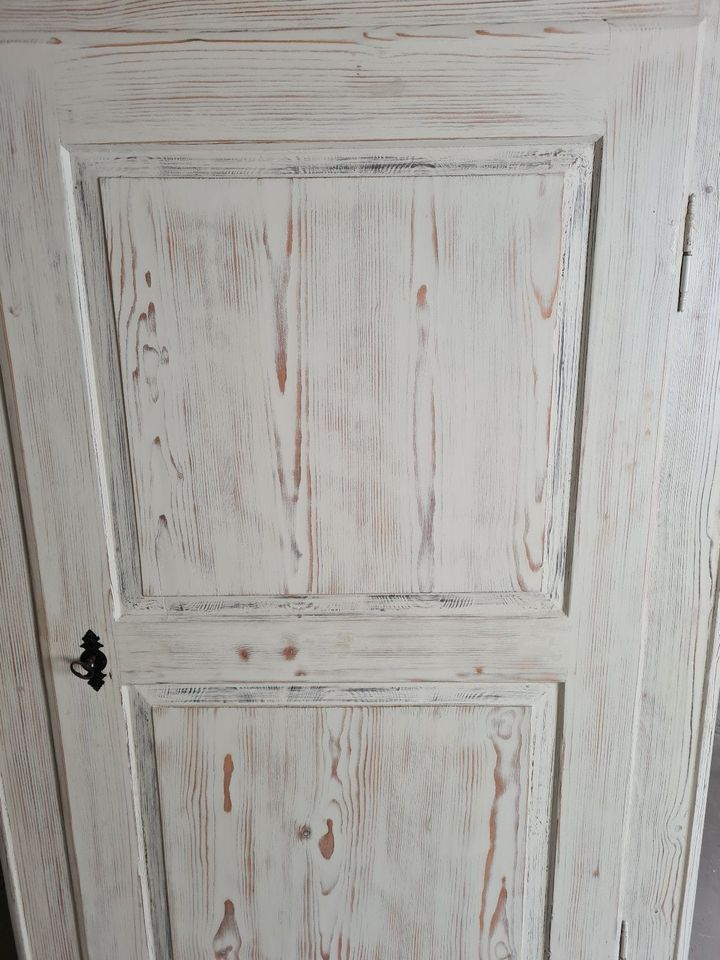 Kleiderschrank |Shabby Chic Bauernschrank Holz - Weiß Shabby Chic in Bernsbach 