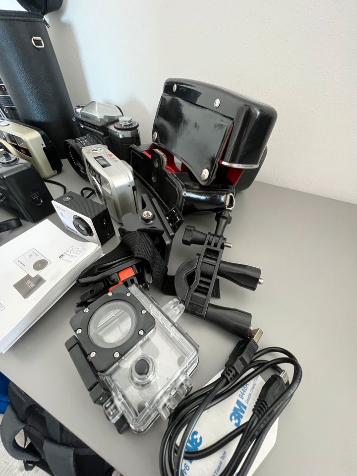 Alte Kameras Action Cam Videorekorder Analog Digital Olympus etc. in Schülp