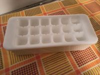 Kühlschrank Dose mit Eiswürfel Deckel Hessen - Fürth Vorschau