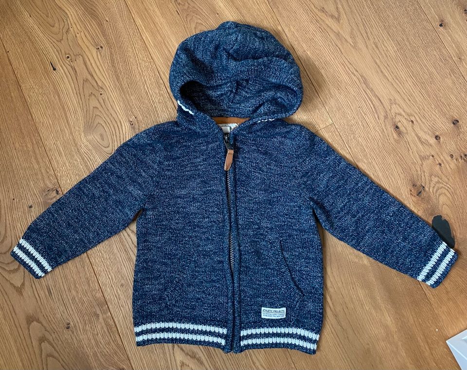 Coole Strickjacke für kühle Tage, Gr. 98/104, H&M in Kurort Jonsdorf