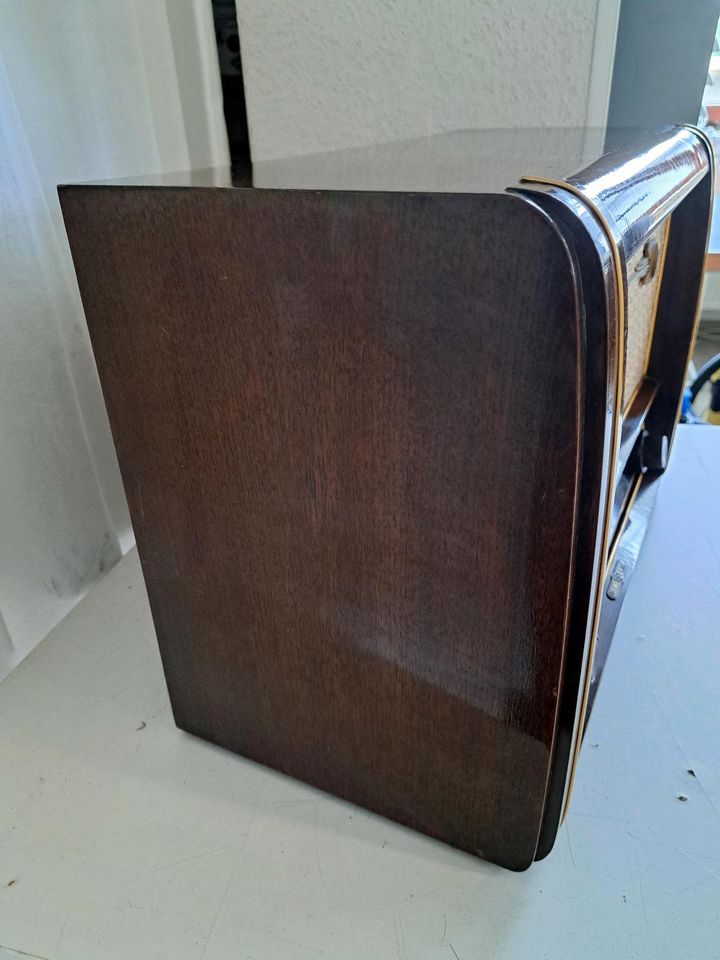 Loewe Opta Meteor 52 Röhrenradio in Heiligenroth