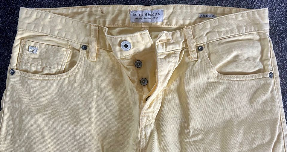 Scotch & Soda Ralston Jeans gelb 33/32 neuwertig in Harsefeld