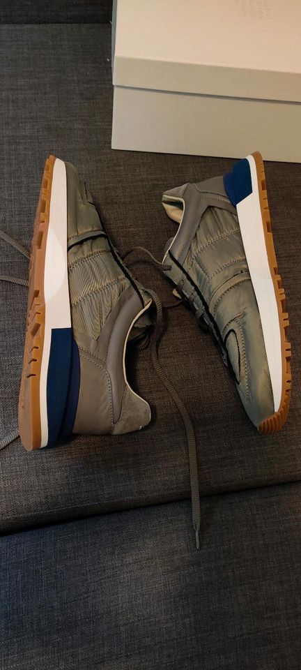 Maison Margiela MM22 Runner Sneaker 45 Herrenschuhe Grau Neu in München