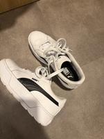 Neu gekaufte Schuhe Niedersachsen - Emden Vorschau