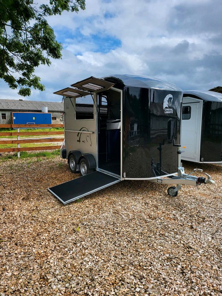 Pferdeanhänger Cheval Liberte Maxi 2 in Meldorf