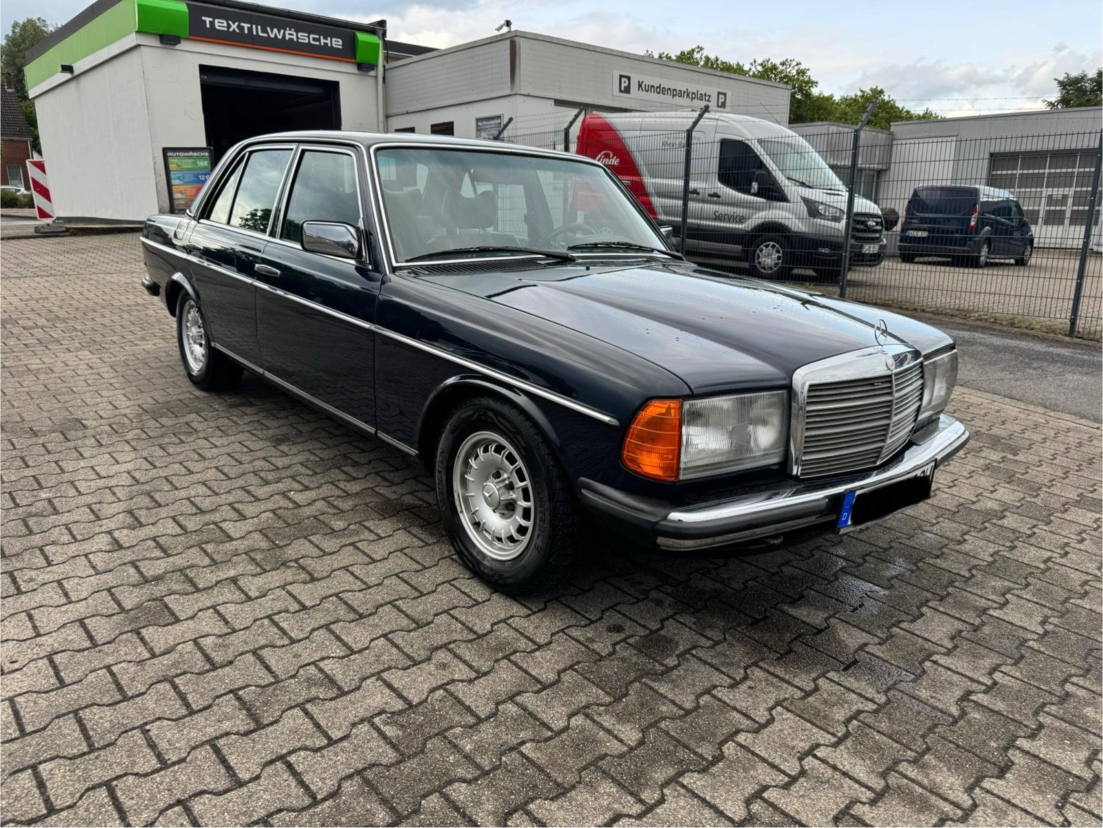 Abbildung des Autos MERCEDES W123 250 H ZUL …