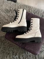 Weiße Buffalo-Boots, NEU, Echtleder, Gr. 37 Sachsen-Anhalt - Magdeburg Vorschau