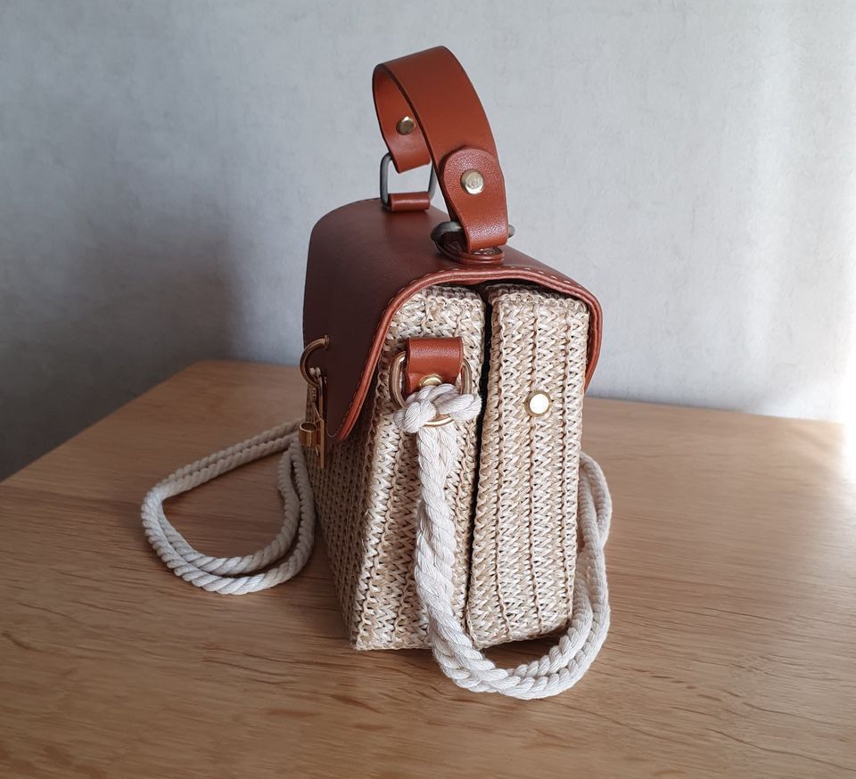 Neu! Strohtasche 19,5x15x8,5 cm - nicht getragen in Verl