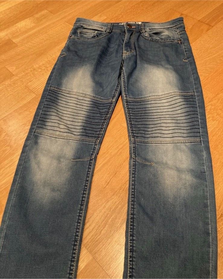 Jungen Jeans Hose Gr. 158 mit verstellbaren Bund top in Theeßen