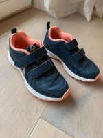 Sportschuhe / Turnschuhe /Hallenschuhe Gr. 30 Bayern - Tegernsee Vorschau