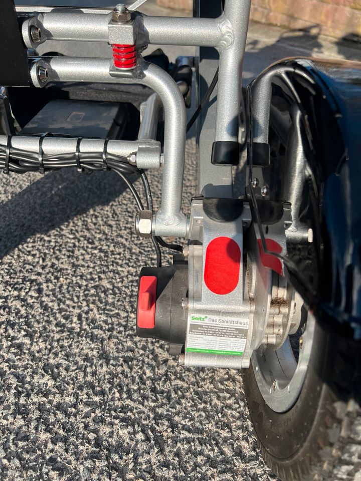 Faltbarer elektrischer Rollstuhl ERGOFLIX Lplus mit Auffahrrampen in Miltenberg