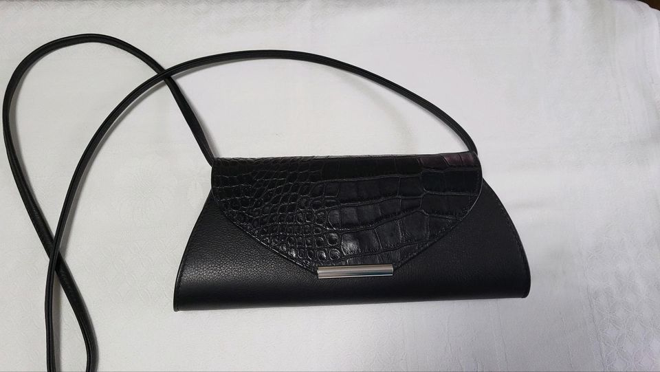 schicke elegante schwarze Leder Abendtasche Umhängetasche in Dresden