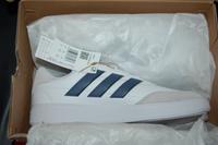 Adidas Courtblock, 44, ArtNr.: IG6862, NEU m. Etikett Nordrhein-Westfalen - Viersen Vorschau