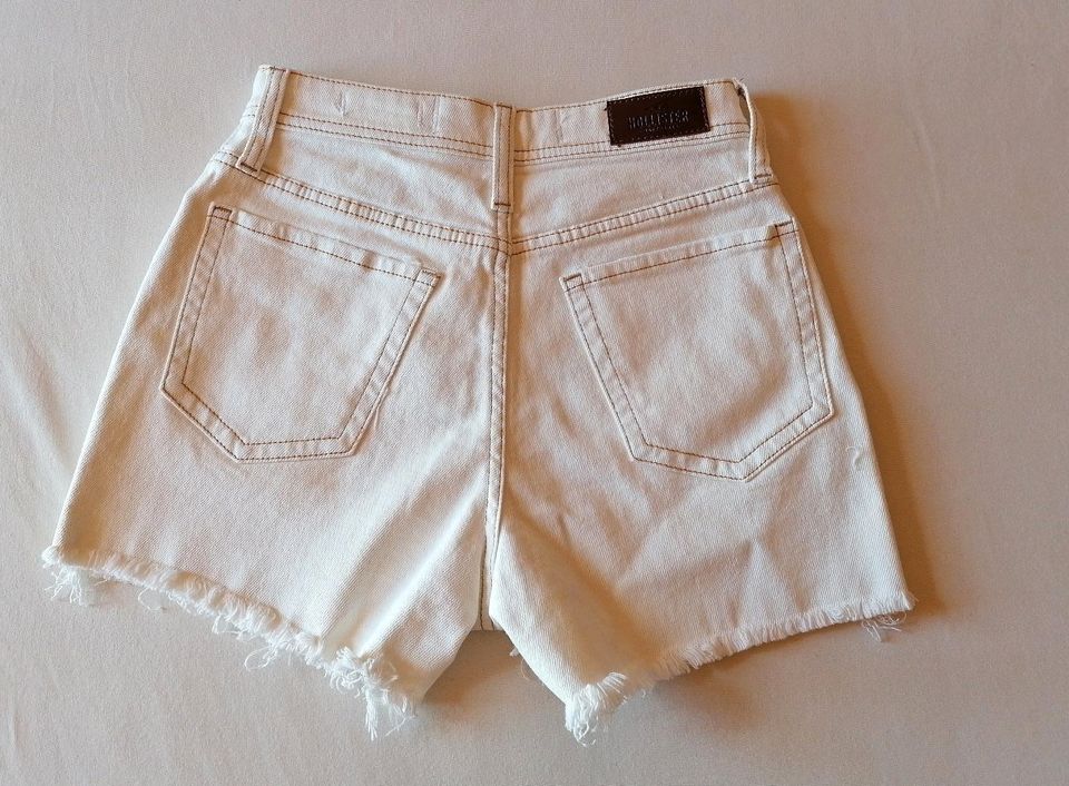 Kurze Hose Shorts Damen Damenshorts Jeanshose Größe 23 Hollister in Bayreuth