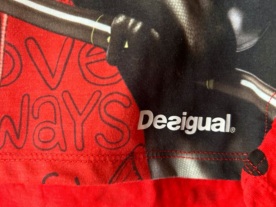 Desigual Shirt Miraculous 128 in Greifenstein