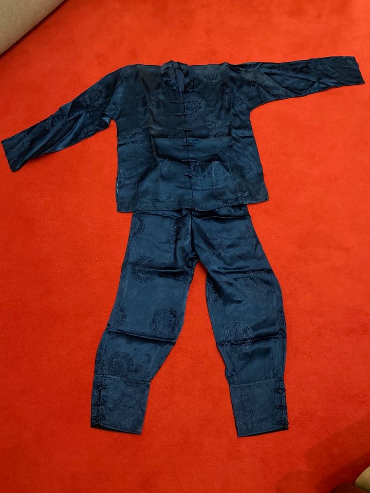 Chinesischer Seidenanzug blau, M  unisex in Stockelsdorf