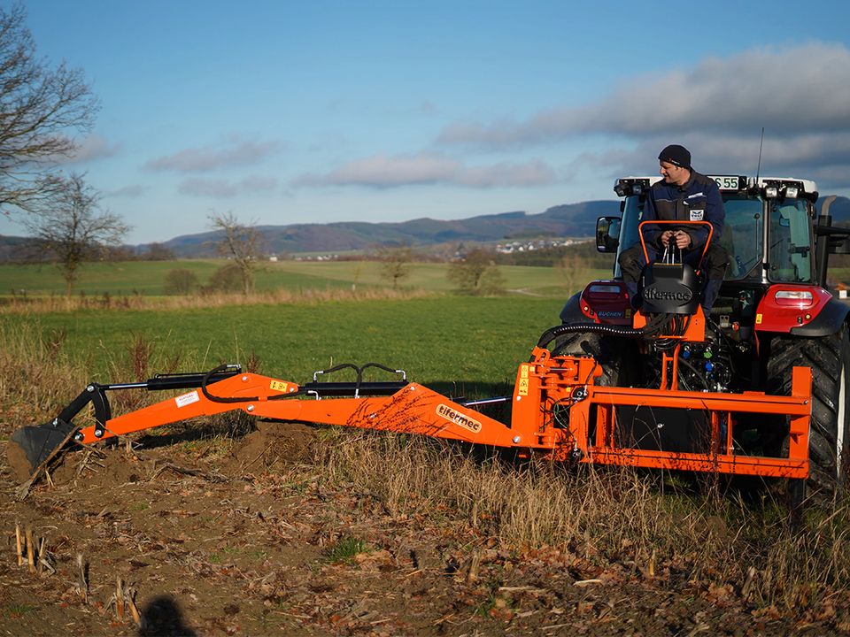 DIGGER TIX 65 Heckbagger / Anbaubagger für Traktor inkl. Schaufel in Schmallenberg