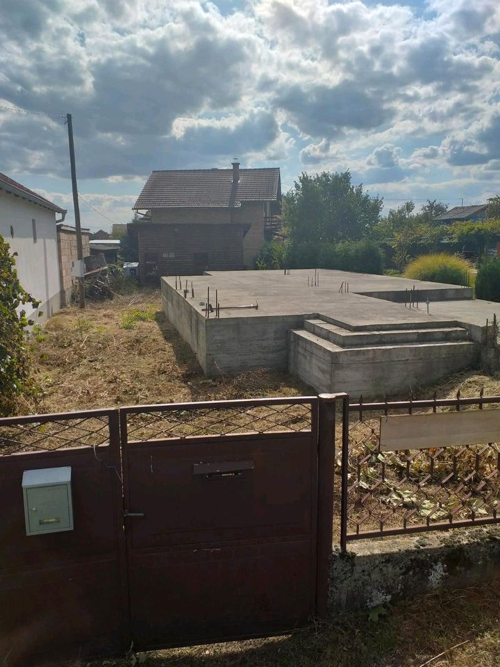 Grundstück mit Fundament in Kroatien in Schömberg b. Württ