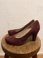 Unisa Pumps, weinrotes Wildleder, Gr. 37 Frankfurt am Main - Nordend Vorschau