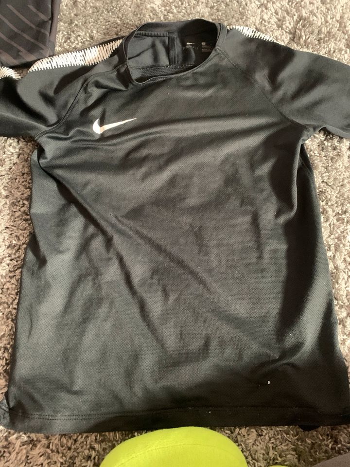 Nike T-Shirt Schwarz in Papenburg