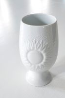AK KAISER weiße Vase, Dekor Sonnenblume Bayern - Hörgertshausen Vorschau