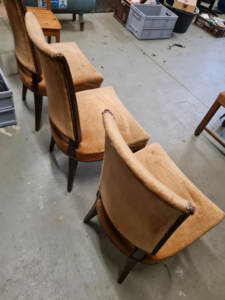 Alte Stühle zu verkaufen in Essen