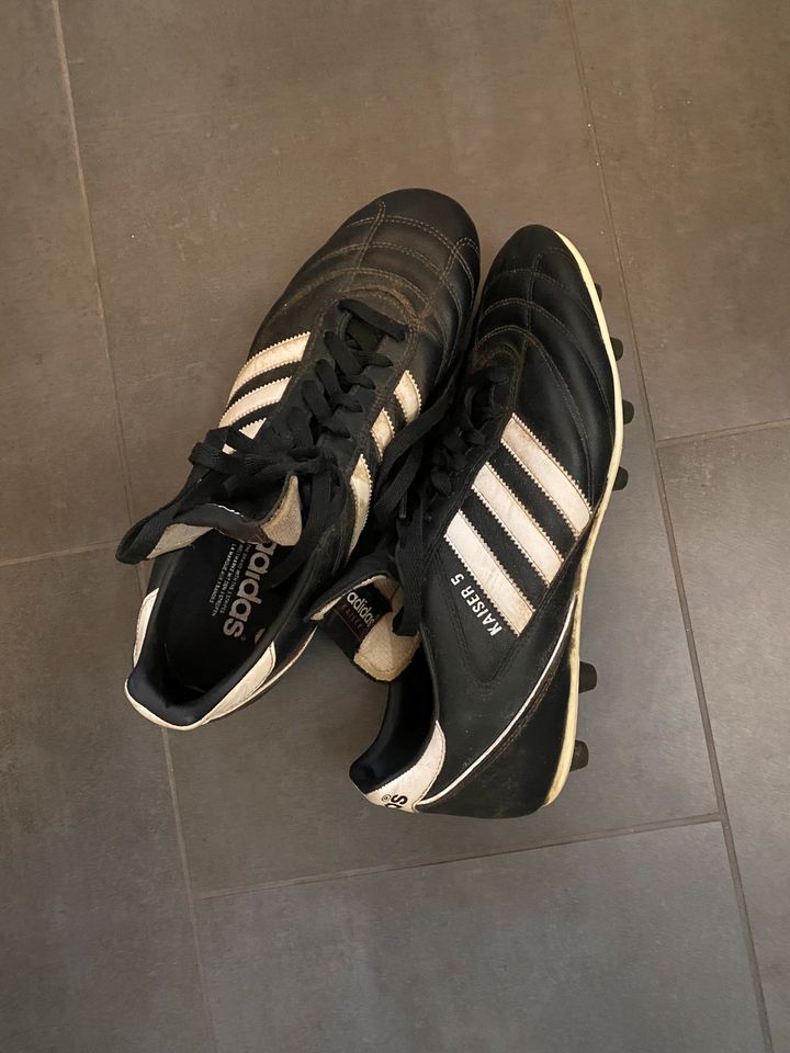 Adidas Fußballschuhe Kaiser 5 Größe 44 in Hamburg