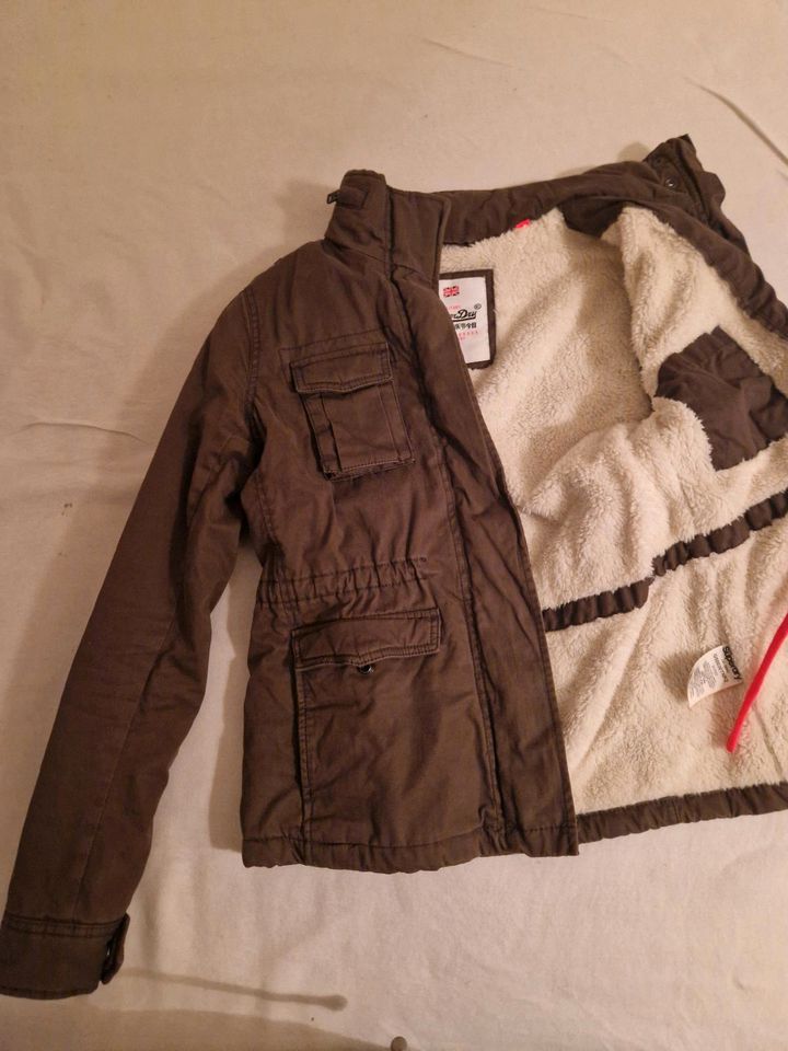 Damen Jacke SuperDry in Delbrück