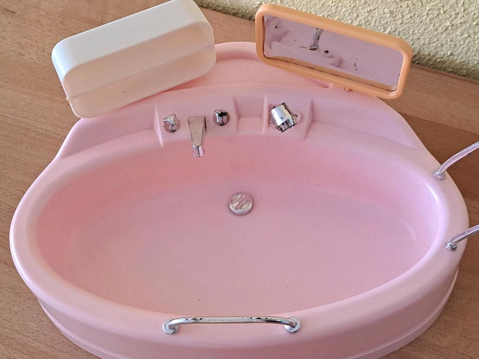 Barbie Vintage Badewanne 80er Jahre in Lohmar